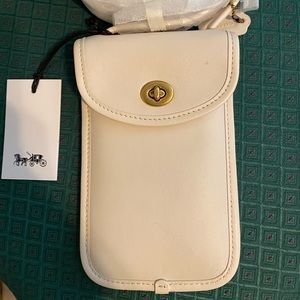 NWT COACH chalk originals Flat turn-lock leather crossbody bag. No dust bag